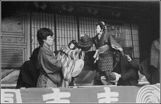 �_������ɂ�����l�`�ŋ�